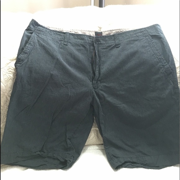 J. Ferrar Pinstriped Shorts - Picture 2 of 4